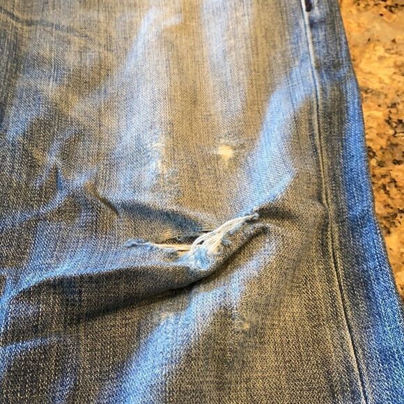 True religion distressed light blue - Picture 7 of 7